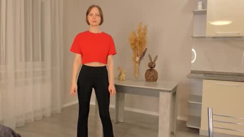 Kira online show from November 24, 2025, 3:23 pm