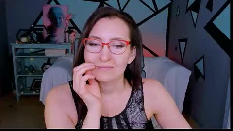 UnaTera online show from February 9, 2026, 9:13 am