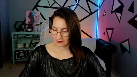 UnaTera online show from June 2, 2026, 6:15 am