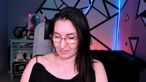 UnaTera online show from June 5, 2026, 6:52 am