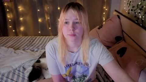 unburntkatniss online show from April 13, 2026, 2:11 pm