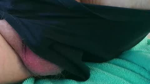 Snapshot of uncut_small_bi chatting on May 18, 2026, 3:40 pm uncut_small_bi online show from May 18, 2026, 3:40 pm
