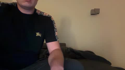 Snapshot of uncutedaustria chatting on October 6, 2025, 11:24 pm Tom online show from October 6, 2025, 11:24 pm