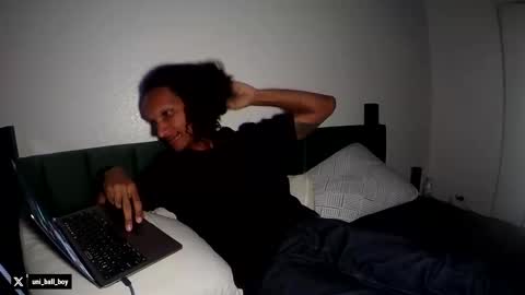 Snapshot of uniballboy chatting on March 8, 2026, 5:22 am Uni Ball online show from March 8, 2026, 5:22 am