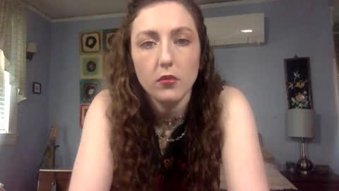 Lola Moonstone online show from March 13, 2026, 3:18 pm