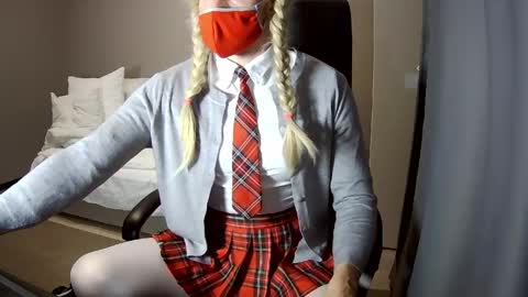 Snapshot of unicum2009 chatting on April 27, 2026, 3:43 pm Mylittlecute online show from April 27, 2026, 3:43 pm