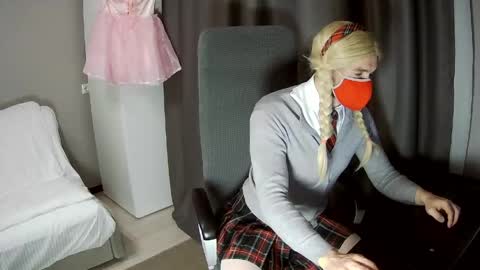 Snapshot of unicum2009 chatting on April 28, 2026, 7:19 pm Mylittlecute online show from April 28, 2026, 7:19 pm