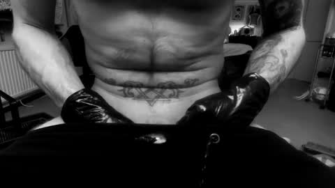 unlitimnaughty_ online show from January 23, 2025, 10:32 am