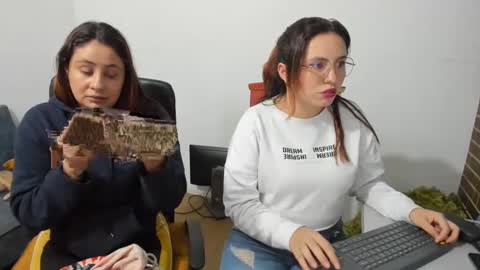 Kary and jhoa online show from March 4, 2025, 11:43 pm