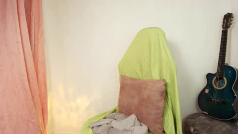 new INSTA   online show from February 12, 2026, 1:11 am