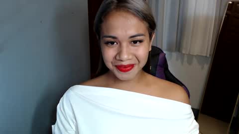 Vee online show from February 2, 2025, 3:39 pm