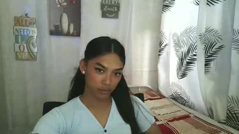 ur_dazzlingmorenaxx online show from March 19, 2026, 4:38 am