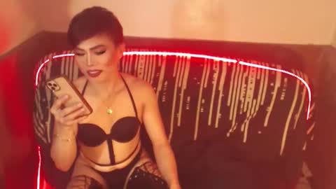 Snapshot of ur_dominatrix chatting on March 4, 2026, 1:44 am MISS ANNA online show from March 4, 2026, 1:44 am