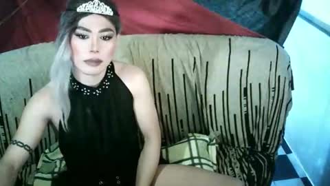 Snapshot of ur_dominatrix chatting on April 19, 2026, 6:07 pm MISS ANNA online show from April 19, 2026, 6:07 pm