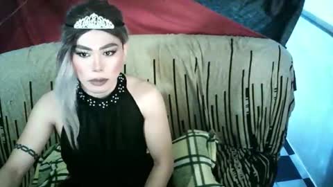 Snapshot of ur_dominatrix chatting on April 19, 2026, 6:10 pm MISS ANNA online show from April 19, 2026, 6:10 pm