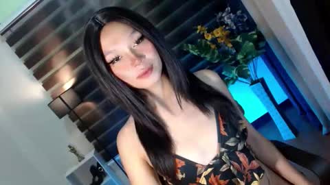 Saina Gonzales online show from September 19, 2025, 8:05 am