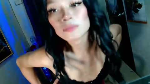 Saina Gonzales online show from October 7, 2025, 1:14 am