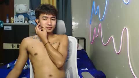 Snapshot of ur_hottestjonny chatting on June 10, 2026, 11:03 pm jonny online show from June 10, 2026, 11:03 pm