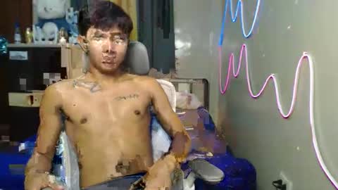Snapshot of ur_hottestjonny chatting on June 11, 2026, 12:32 am jonny online show from June 11, 2026, 12:32 am