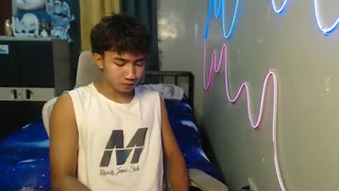 Snapshot of ur_hottestjonny chatting on June 13, 2026, 10:18 pm jonny online show from June 13, 2026, 10:18 pm