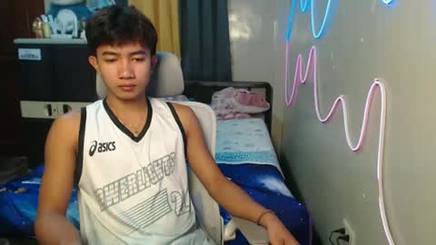 Snapshot of ur_hottestjonny chatting on June 15, 2026, 11:07 pm jonny online show from June 15, 2026, 11:07 pm
