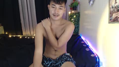 ur_hugechinito online show from March 10, 2025, 4:25 pm