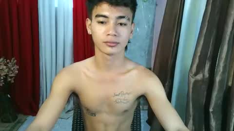 ur_naughtyboy_raphael online show from September 25, 2025, 5:33 am