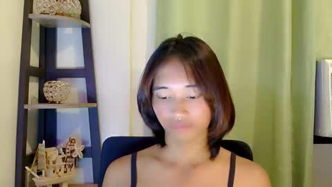 Snapshot of ur_sexyllie chatting on February 7, 2026, 5:33 am Ellie online show from February 7, 2026, 5:33 am