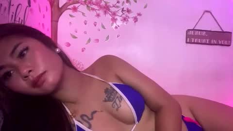 Snapshot of ur_ultimatedreamgirlxoxo chatting on February 26, 2026, 1:59 am HelloIm Girly online show from February 26, 2026, 1:59 am