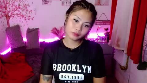 Snapshot of ur_ultimatedreamgirlxoxo chatting on June 30, 2026, 1:01 pm HelloIm Girly online show from June 30, 2026, 1:01 pm