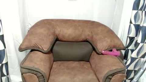 urasian_cassey online show from October 13, 2025, 1:44 pm