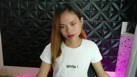 urasian_crisa online show from April 17, 2026, 1:52 am