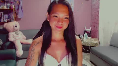 NEWRA  ALLISON online show from February 8, 2025, 3:31 pm