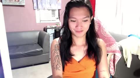 NEWRA  ALLISON online show from September 26, 2025, 8:02 pm