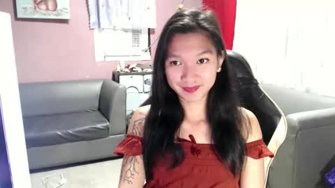 NEWRA  ALLISON online show from October 8, 2025, 5:43 pm