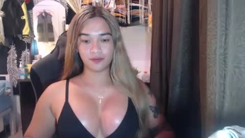 Snapshot of urasiandreamgirlxxx chatting on February 10, 2025, 12:29 pm jess online show from February 10, 2025, 12:29 pm