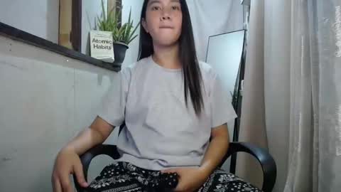 Snapshot of urasiantserika chatting on January 22, 2025, 2:24 pm Erika online show from January 22, 2025, 2:24 pm