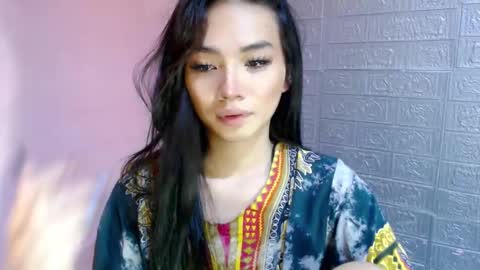 Clara online show from January 4, 2025, 5:05 pm