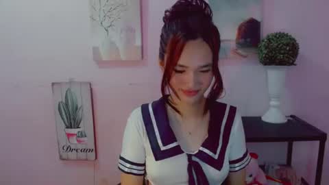 Snapshot of urblossom_princess chatting on June 25, 2026, 6:23 pm urblossom_princess online show from June 25, 2026, 6:23 pm