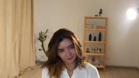 Linda Restrepo online show from December 6, 2024, 11:36 pm