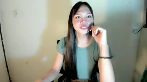 Snapshot of urdolly_rona chatting on July 6, 2026, 11:29 pm Rona Ella online show from July 6, 2026, 11:29 pm
