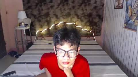 urdreamboy_doms online show from May 19, 2026, 5:03 am