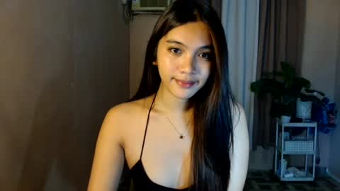 Snapshot of urdreamgirl_ chatting on July 20, 2026, 5:04 pm Trixie online show from July 20, 2026, 5:04 pm