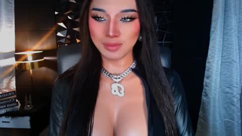 My bella 3 online show from October 3, 2025, 8:55 am