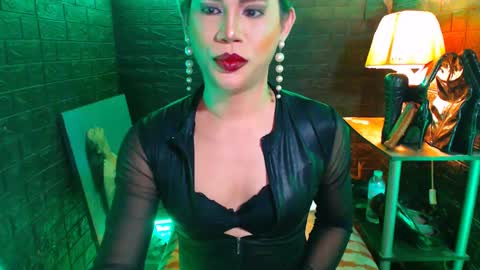 queen norelle online show from December 20, 2024, 4:25 pm