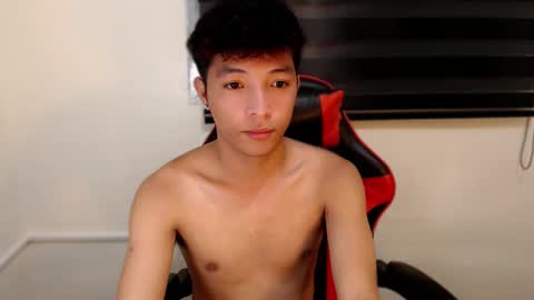 Snapshot of urhotethanxx chatting on November 14, 2025, 5:55 pm Ethan online show from November 14, 2025, 5:55 pm