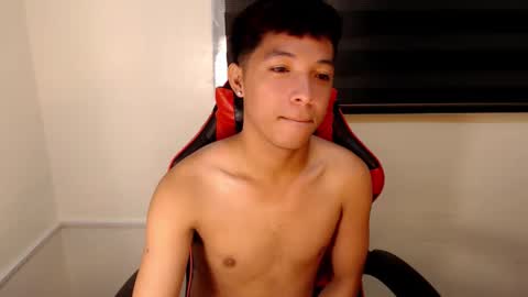 Snapshot of urhotethanxx chatting on November 25, 2025, 5:57 pm Ethan online show from November 25, 2025, 5:57 pm