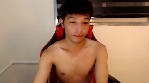 Snapshot of urhotethanxx chatting on December 16, 2025, 3:39 pm Ethan online show from December 16, 2025, 3:39 pm