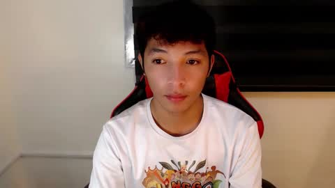 Snapshot of urhotethanxx chatting on February 3, 2026, 12:32 pm Ethan online show from February 3, 2026, 12:32 pm