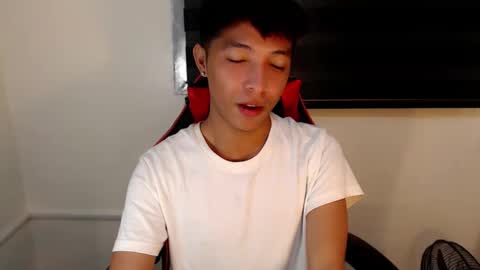 Snapshot of urhotethanxx chatting on February 12, 2026, 3:29 pm Ethan online show from February 12, 2026, 3:29 pm